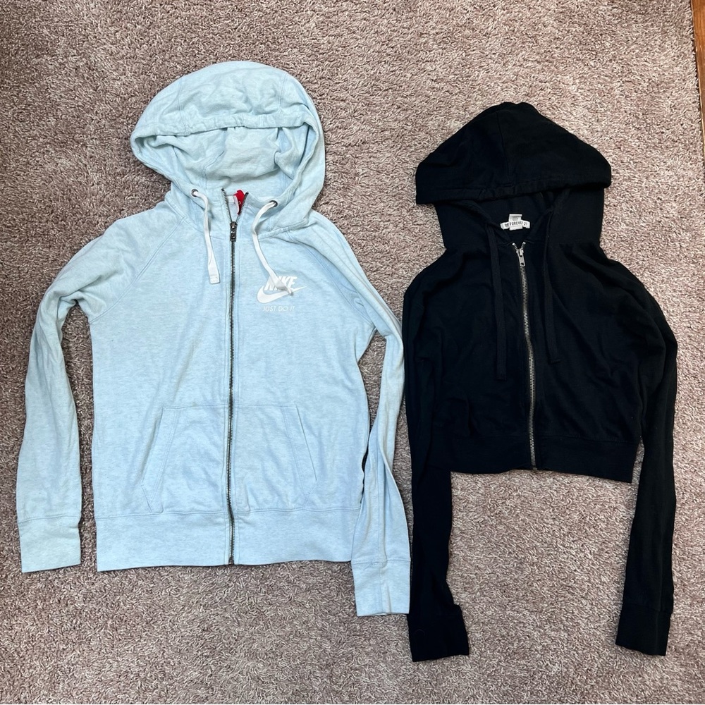 Clear Out Bundle! 8 pieces, about 5 pounds - EDIT: no Nike blue zip up hoodie - Picture 2 of 15